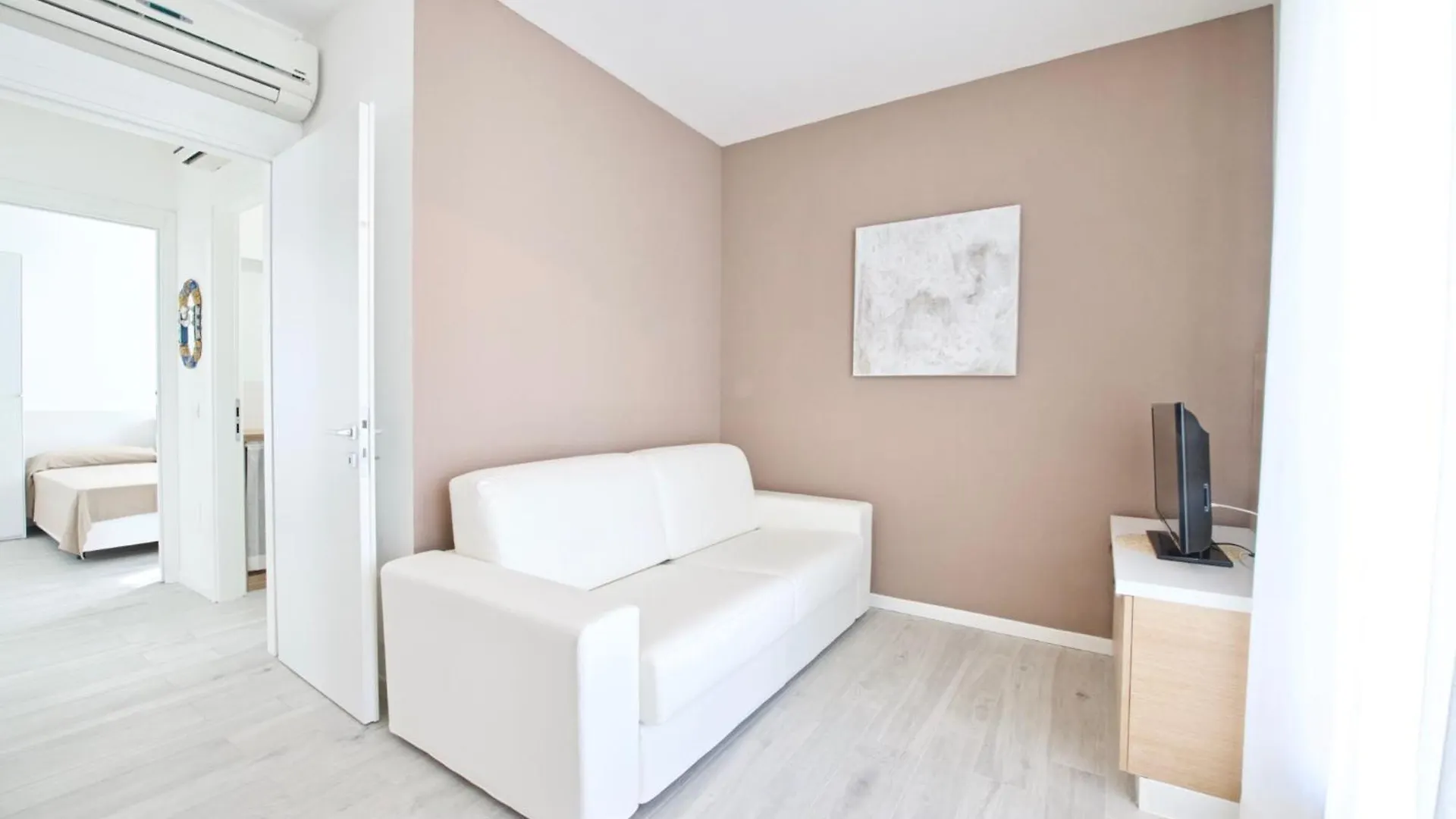 Wave Village Apartments ليدو دي يسولو