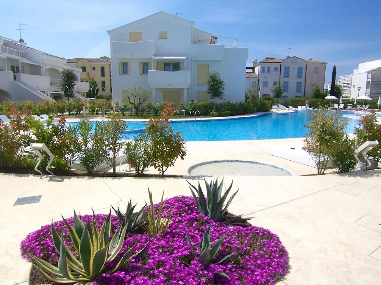 Wave Village Apartments ليدو دي يسولو إيطاليا