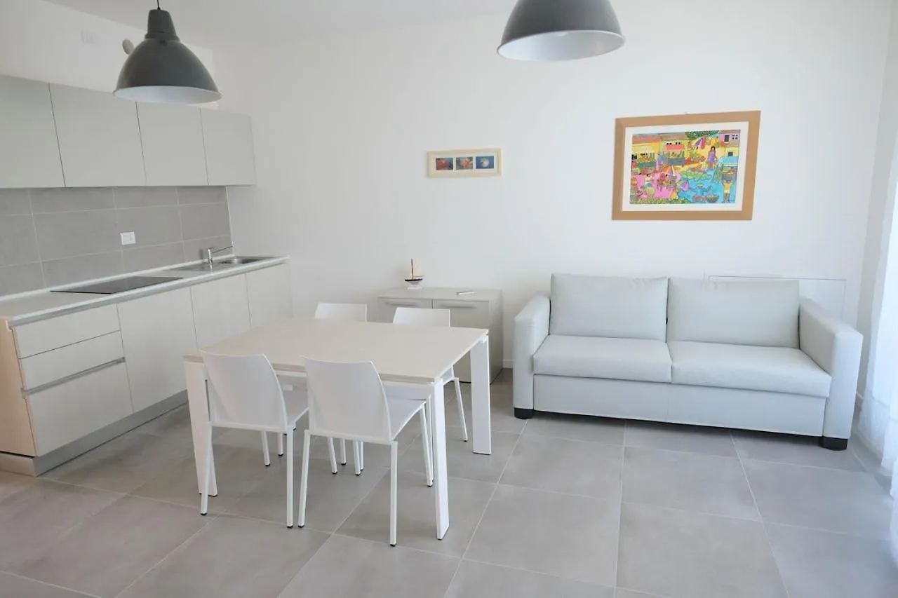 Wave Village Apartments ليدو دي يسولو